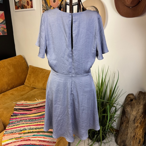 Express | Satin v-neck purple dress | 10 - Picture 5 of 6